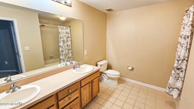 Building Photo - 51 Farrah Dr