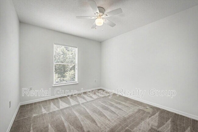 Building Photo - 7414 Palm Hills Dr