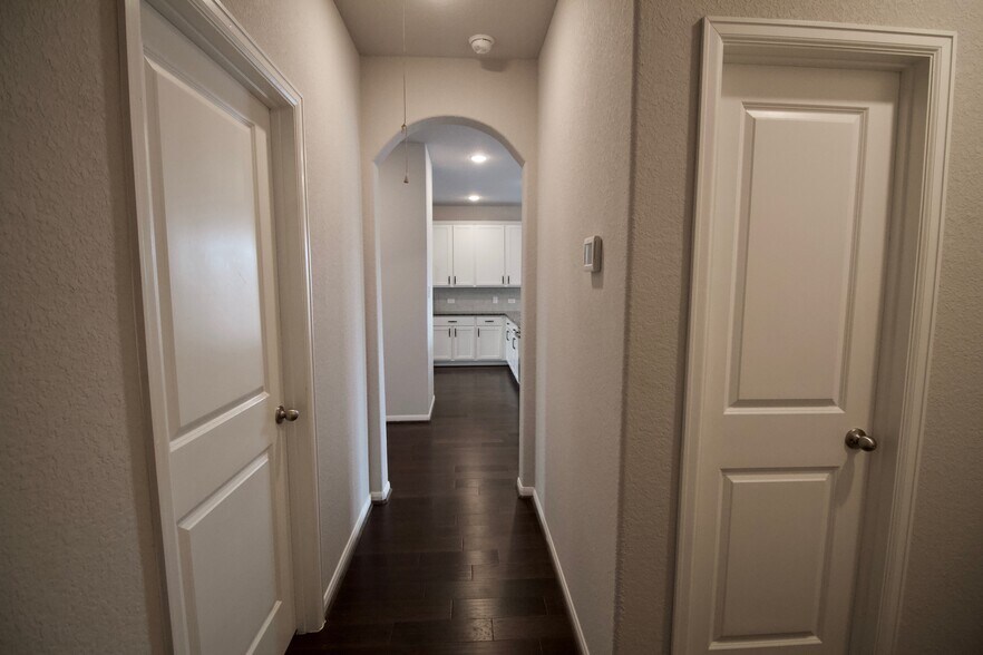 Building Photo - 383 Leadtree Loop
