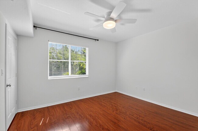 Building Photo - 6511 Emerald Dunes Dr