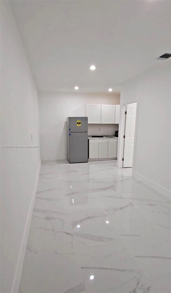 Primary Photo - 10825 SW 145th Pl