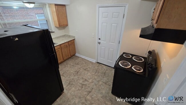 Building Photo - Cozy 2BD 1BTH Cape Cod in College Hill