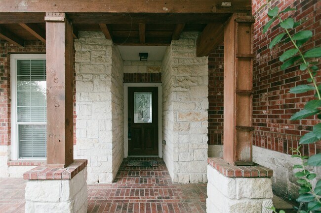Building Photo - 20911 Avery Cove Ln