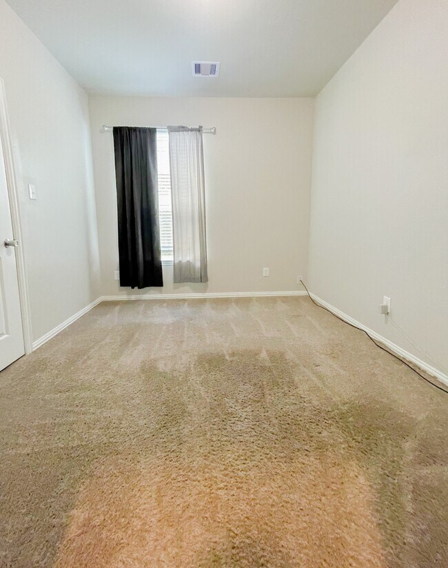 Building Photo - 21130 American Yellowwood Pl