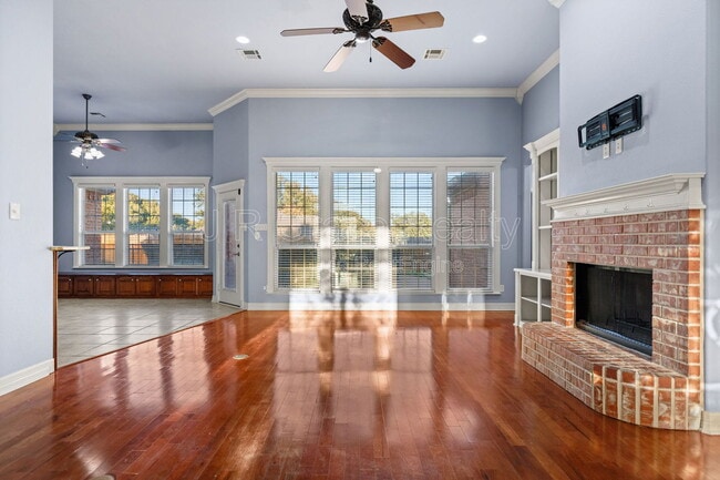 Building Photo - 1405 Gunnison Dr