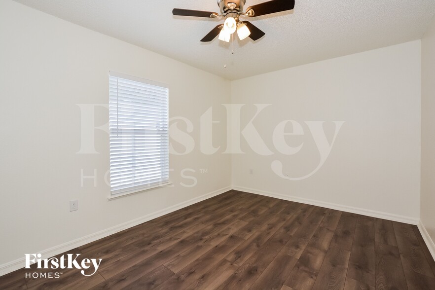 Building Photo - 1429 Lodge Terrace