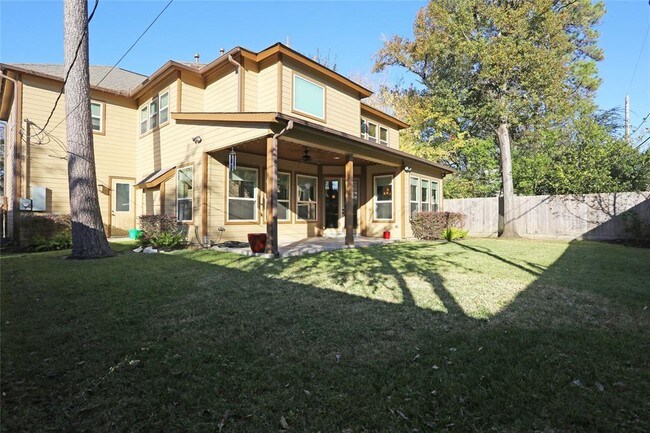 Building Photo - 1611 Wakefield Dr
