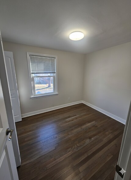 Building Photo - 8140 Meadow Ln