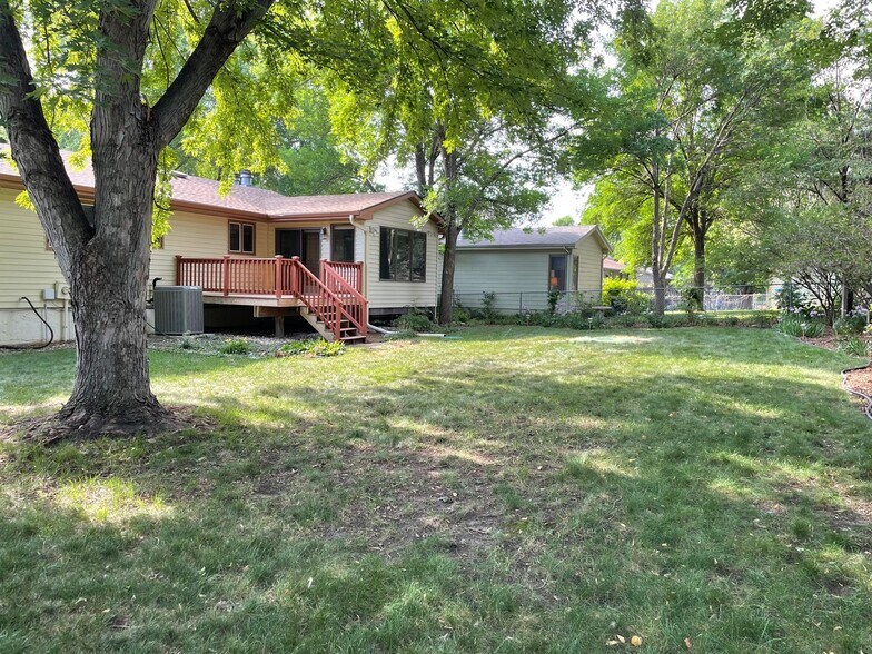 Building Photo - 2213 S Wellington Ave