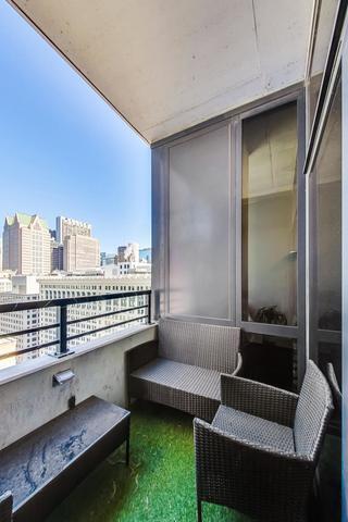 Building Photo - 235 W Van Buren St
