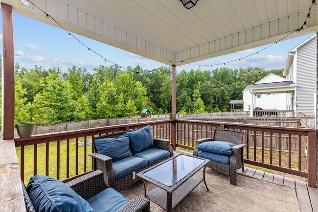 Building Photo - 1145 Camellia Dr