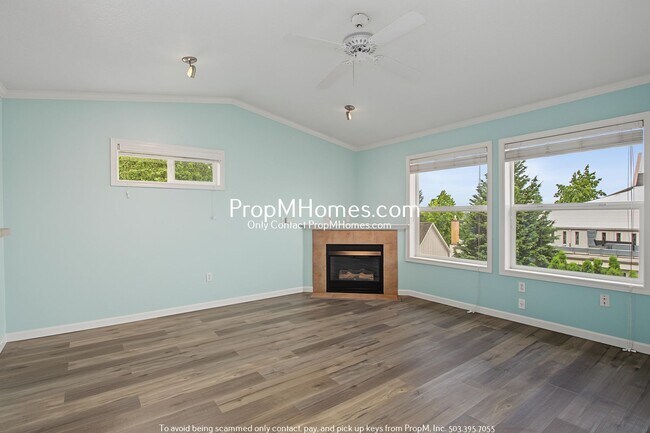Building Photo - Two Bedroom Condo in the Heart of Bethany!