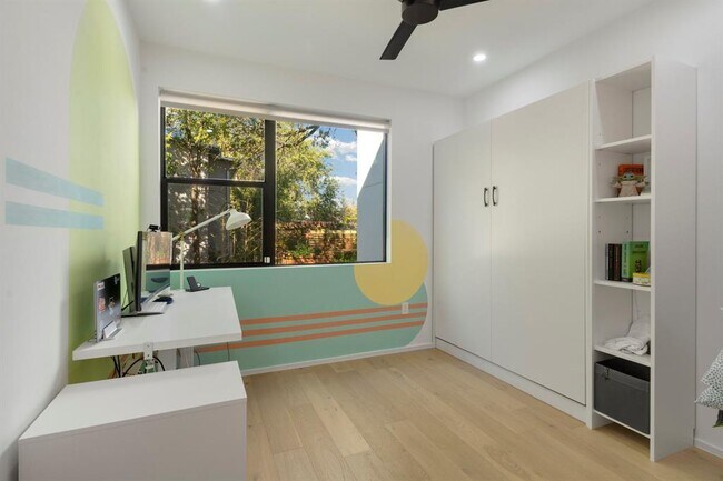 Building Photo - 2802 Oak Crest Ave