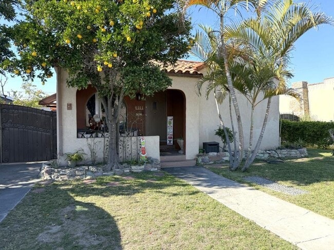 Building Photo - 6311 Heliotrope Ave