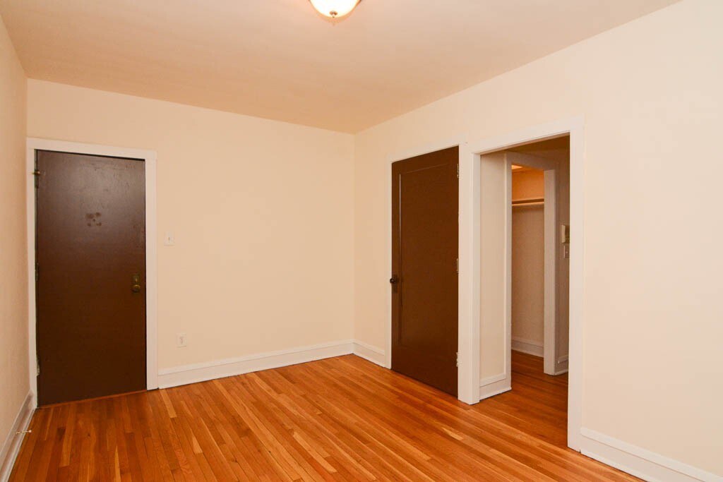 Building Photo - 3302 W Schubert Ave