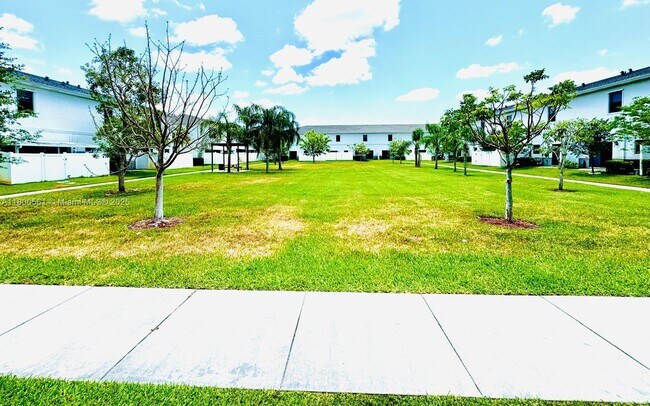 Building Photo - 761 SW 11th St