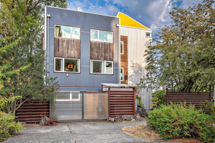 Building Photo - 4614 Aurora Ave N