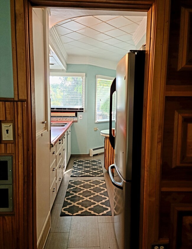 Building Photo - 699 N 600 E