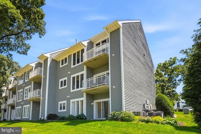 Building Photo - 638 Oakland Hills Dr