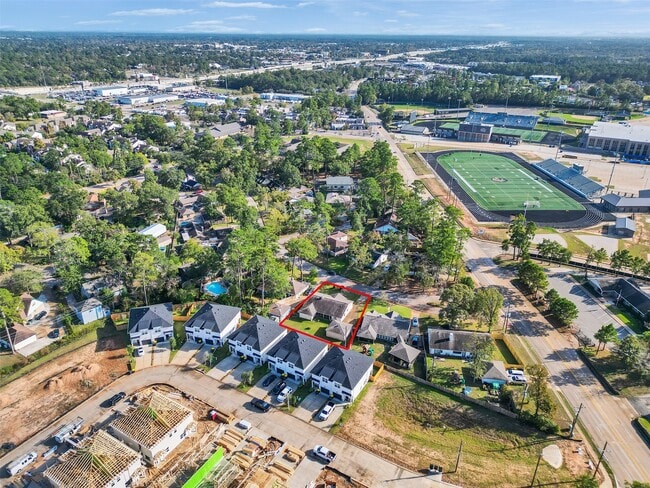 Building Photo - 418 Oakhill Dr