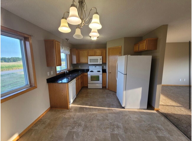 Building Photo - 9208 Golden Pond Ln N