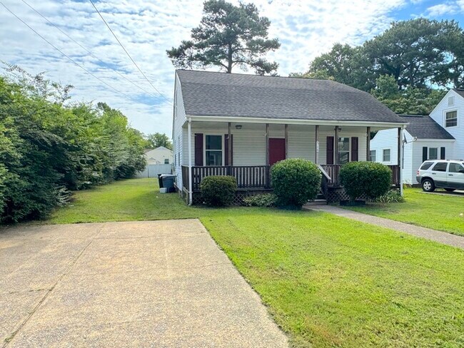 Building Photo - CHARMING 4-BEDROOM, 2-BATH COTTAGE-STYLE HOME IN HAMPTON, VA!