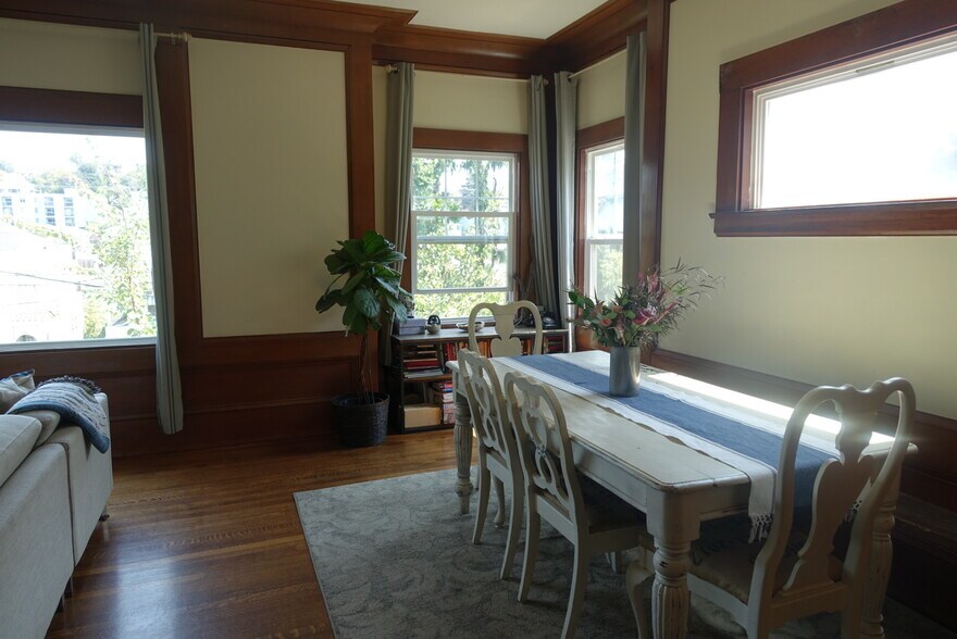 Building Photo - 575 Valle Vista Ave