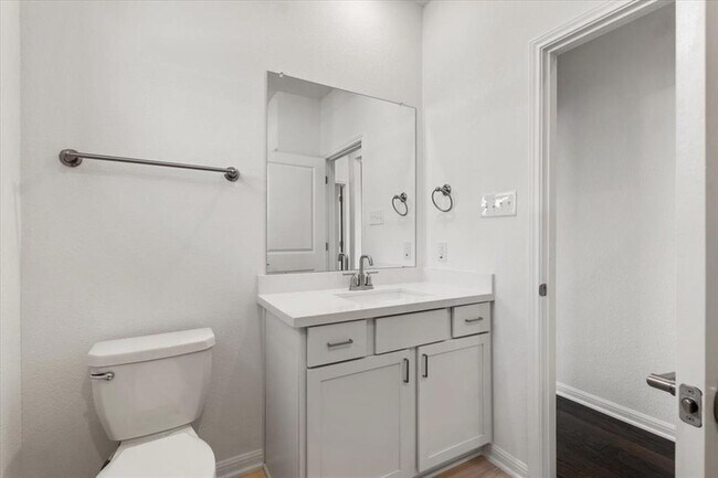 Building Photo - 133 Grn Knl Ln