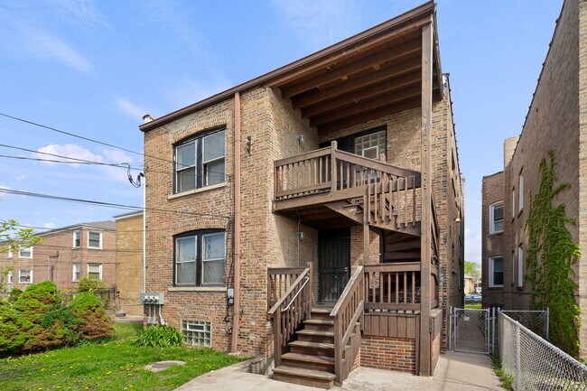 Building Photo - 1639 E 86th Pl