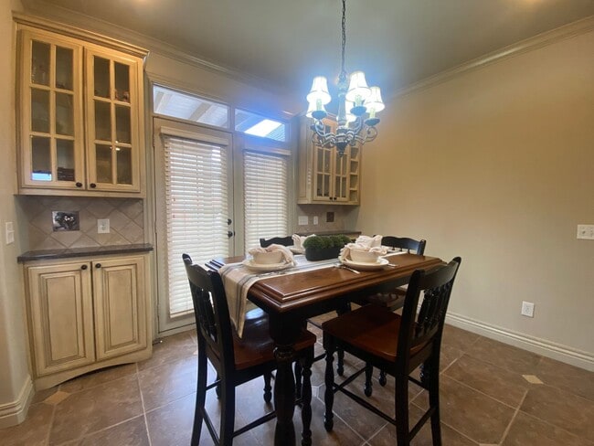 Building Photo - Broken Arrow Schools-Gated Community!