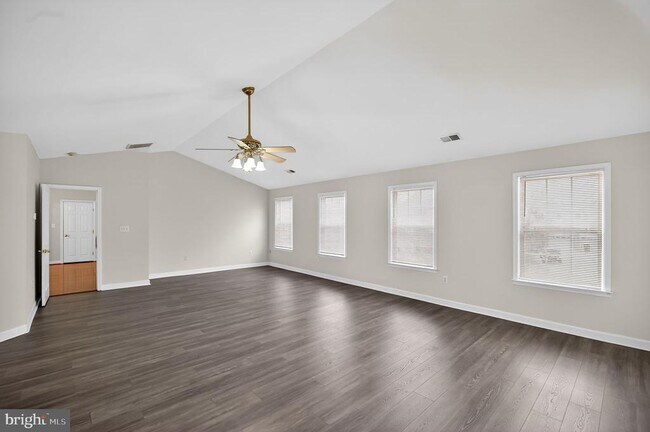 Building Photo - 13529 Persian Ct