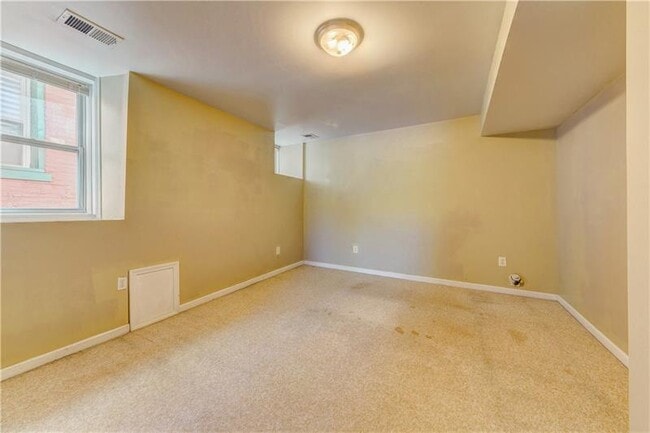 Building Photo - 2514 Josephine St