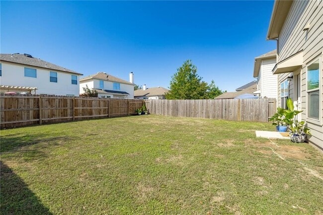 Building Photo - 375 Housefinch Loop