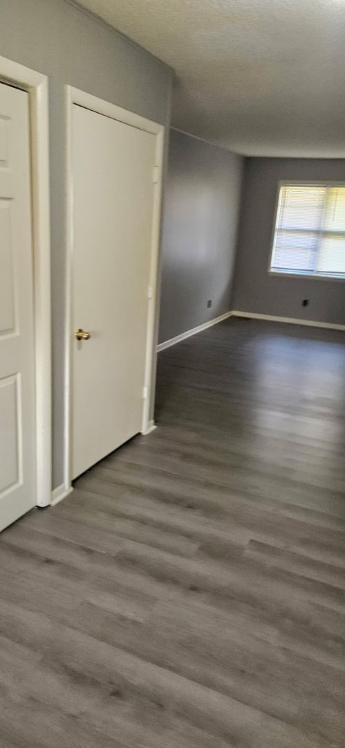 Building Photo - 5408 S Hutchinson Ct