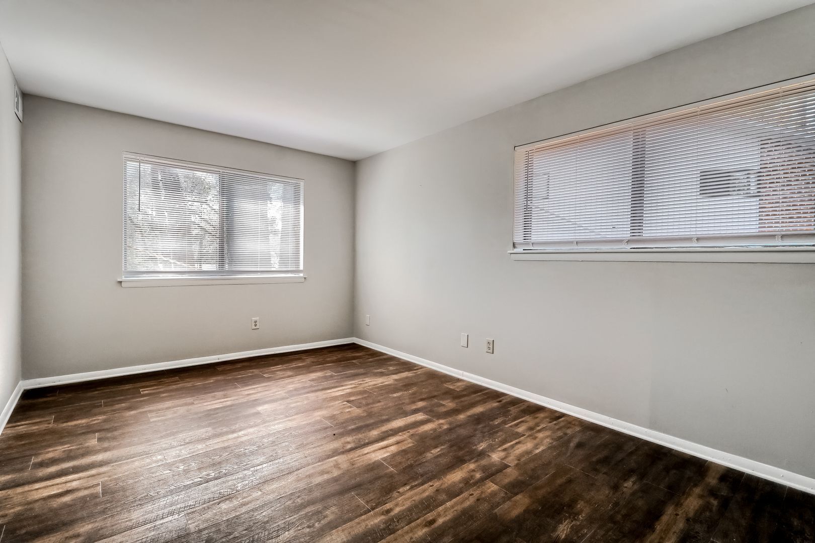 Building Photo - 1000 Sandlin Pl