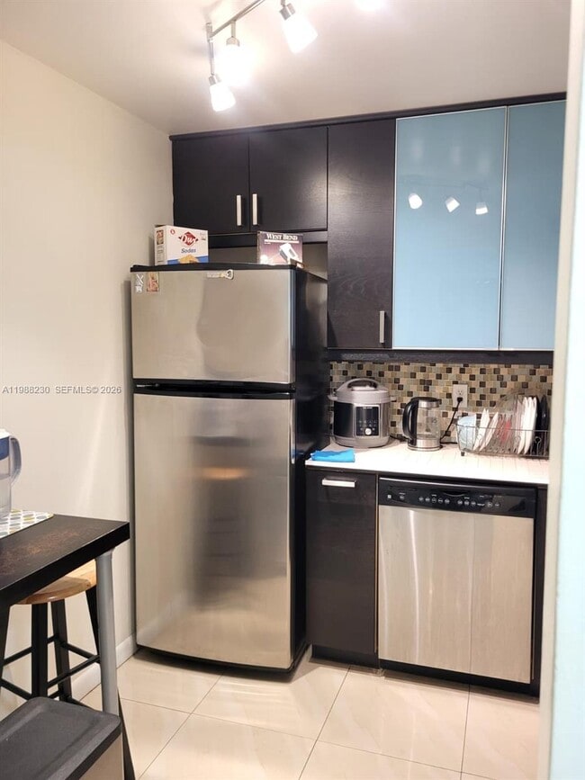 Building Photo - 601 Three Islands Boulevard