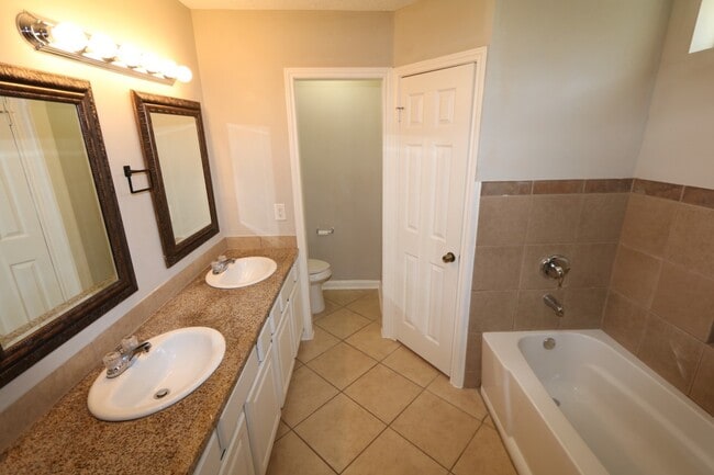 Building Photo - 6223 Autumn Forest Dr