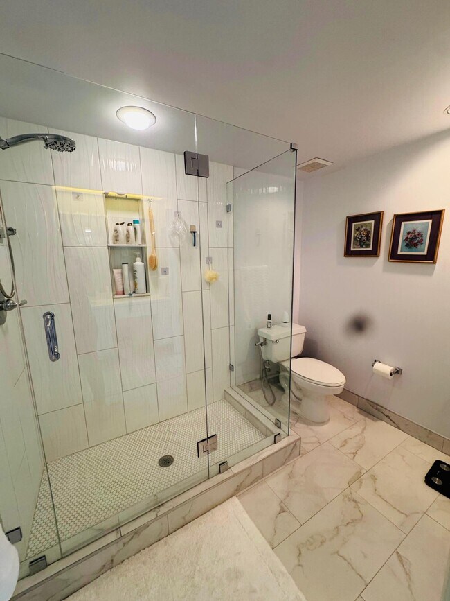 Building Photo - 4735 Lucerne Lakes Blvd W