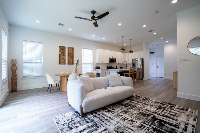 Building Photo - 3818 Lynnfield St