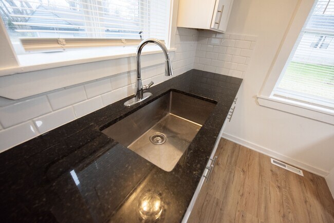 Building Photo - 16781 Akron St