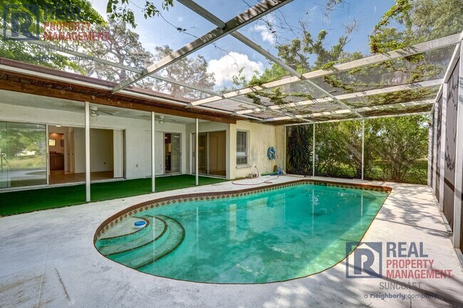 Building Photo - 1370 Palmwood Dr