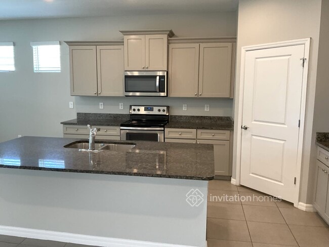 Building Photo - 3711 Wayfarer Wy