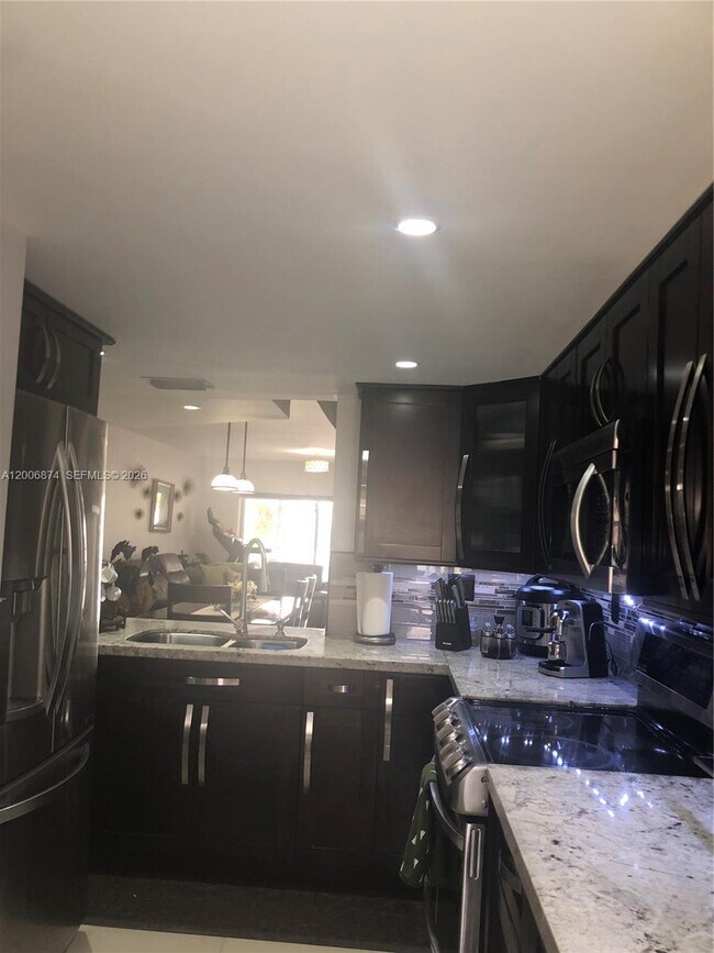 Building Photo - 1155 NW 123rd Ct