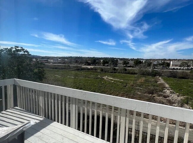 Building Photo - 32358 Gardenvail Dr