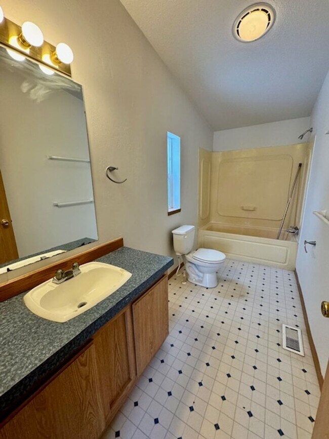 Building Photo - 3 Bedroom 2 Bathroom Modular