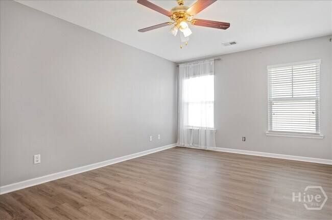 Building Photo - 270 Willow Point Cir