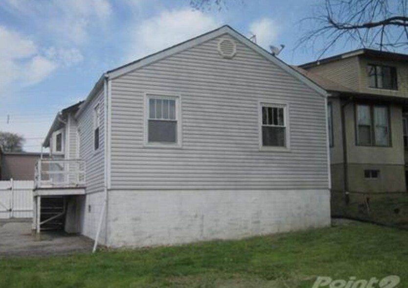 Building Photo - 3620 Cleves Ave