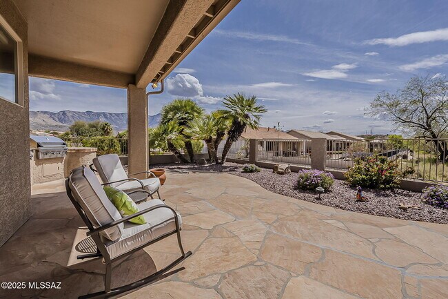 Building Photo - 65473 E Rose Ridge Dr