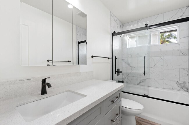 Building Photo - BK-1523