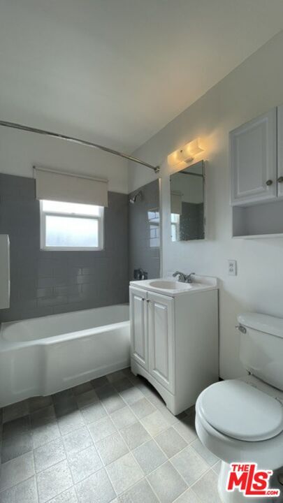 Building Photo - 4121 Ocean View Blvd